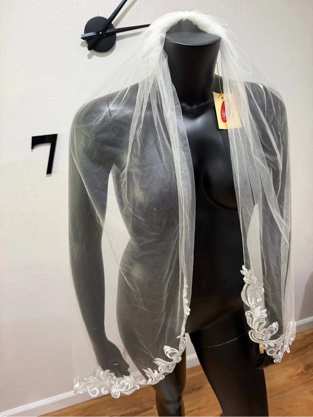 Giselle Bridal Wedding Veil Ivory Embroidered Lace Edge Comb Style SP459 NWT